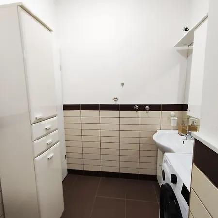 Apartment Sisters 3-4