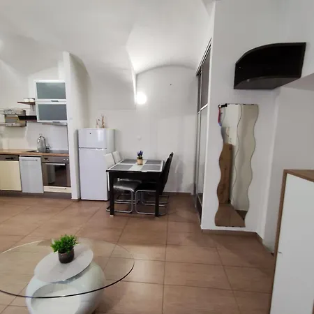 Sisters 3-4 Ljubljana