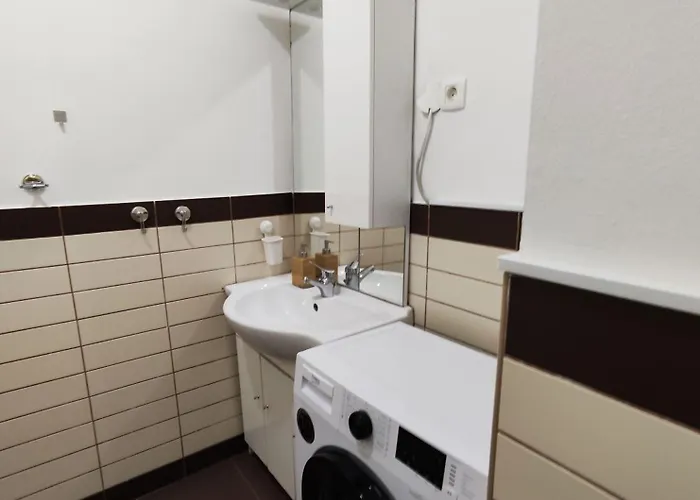 Sisters 3-4 ليوبليانا