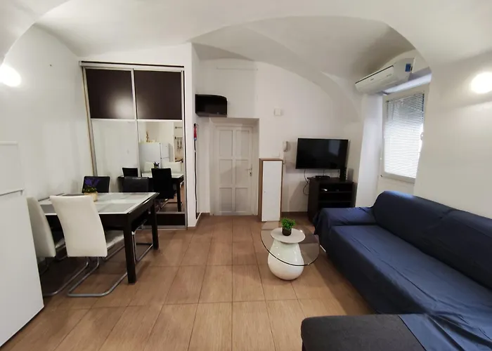 شقة Sisters 3-4 *