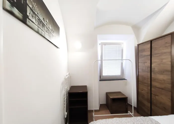 Apartman Sisters 3-4 *